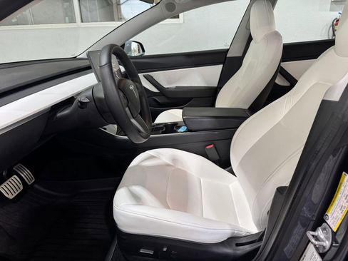 Used 2020 Tesla Model 3 Performance image 22