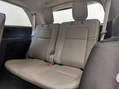 Used 2022 Lincoln Aviator Reserve w/ Elements Package Plus AWD/4WD image 22