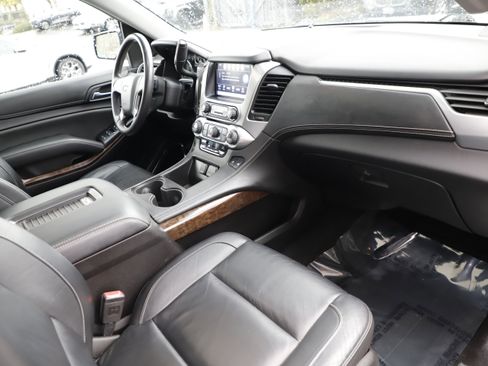 Used 2016 Chevrolet Tahoe LT image 9