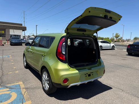 Used 2018 Kia Soul + FWD image 42