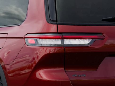 New 2025 Jeep Grand Cherokee L Limited w/ Black Appearance Package AWD/4WD image 9