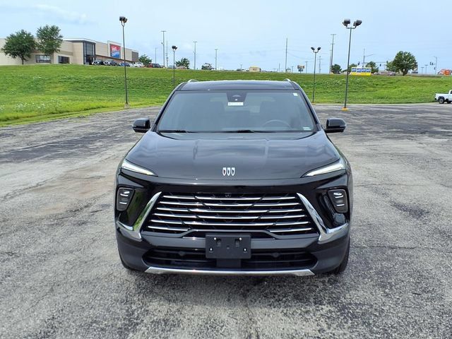 Used 2025 Buick Enclave Preferred AWD/4WD image 2