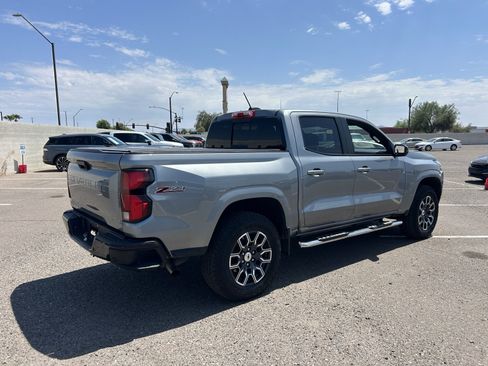 Used 2024 Chevrolet Colorado Z71 w/ Z71 Convenience Package 2 AWD/4WD image 5