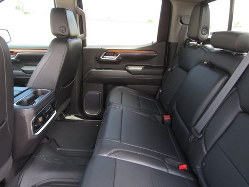 Used 2023 GMC Sierra 1500 Denali AWD/4WD image 13