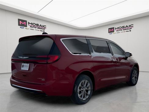 New 2026 Chrysler Pacifica Limited w/ Uconnect Theater Family Group image 8