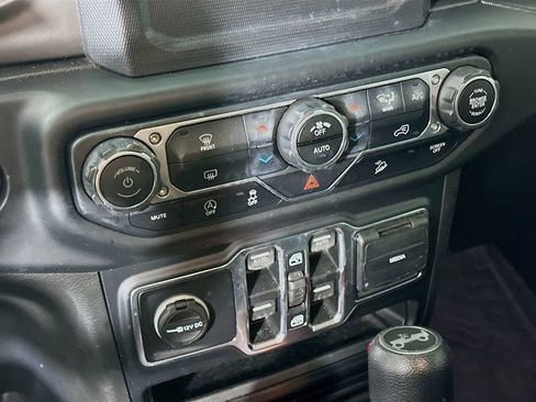 Used 2019 Jeep Wrangler Unlimited Sport S image 21