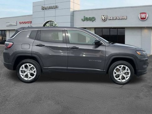 Used 2024 Jeep Compass Sport AWD/4WD image 8