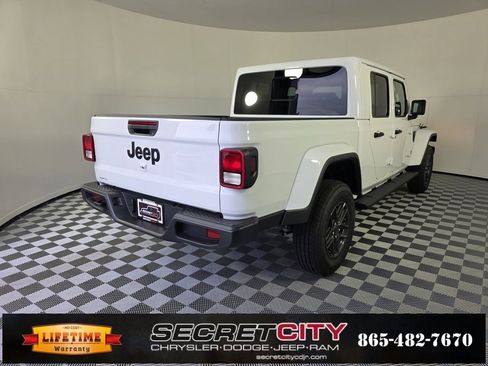 New 2025 Jeep Gladiator Sport image 7
