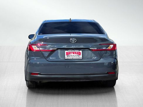 Used 2025 Toyota Camry LE image 5