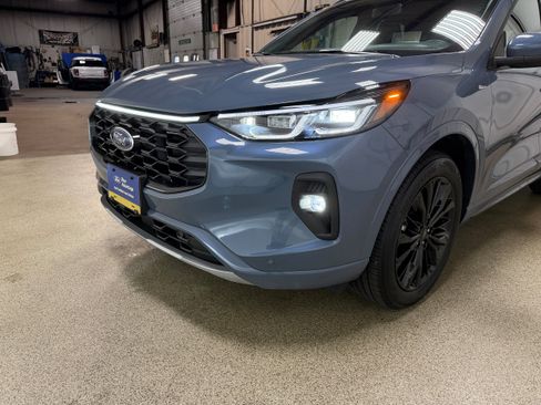 Certified 2025 Ford Escape ST-Line Elite w/ Premium Technology Package AWD/4WD image 32