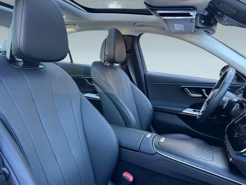 Used 2025 Mercedes-Benz E 350 4MATIC Sedan image 32