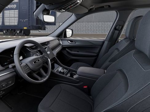 Certified 2025 Jeep Grand Cherokee Laredo X image 22