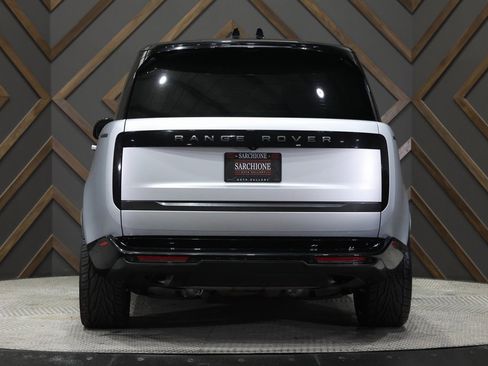 Used 2025 Land Rover Range Rover SE image 9