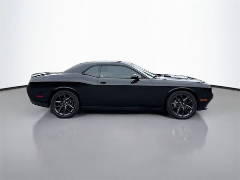 Used 2023 Dodge Challenger SXT w/ Blacktop Package image 8