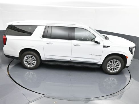 Used 2024 GMC Yukon XL SLT image 44