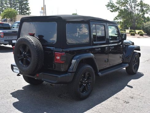 Used 2021 Jeep Wrangler Unlimited Sahara AWD/4WD image 5