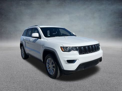 Certified 2021 Jeep Grand Cherokee Laredo X image 2
