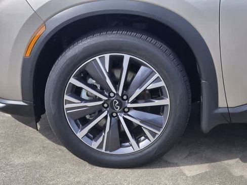 Certified 2027 INFINITI QX60 Luxe w/ Cargo Package FWD image 7