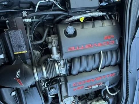 Used 2005 Chevrolet Corvette Coupe w/ Preferred Equipment Group RWD image 30