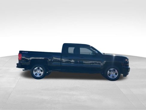 Used 2017 Chevrolet Silverado 1500 LT w/ All Star Edition image 12