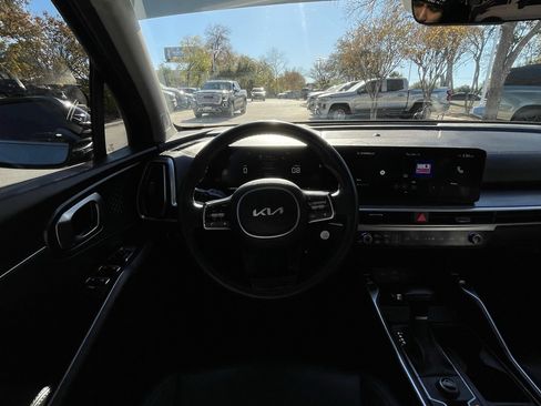 Used 2024 Kia Sorento EX w/ Panoramic Sunroof Package image 11