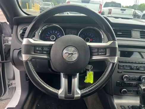 Used 2014 Ford Mustang Convertible RWD image 18