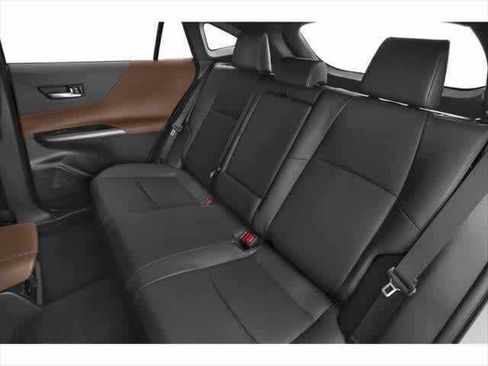 Used 2024 Toyota Venza Limited image 9