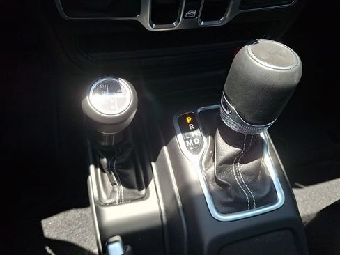 Used 2023 Jeep Wrangler Unlimited Sahara AWD/4WD image 14