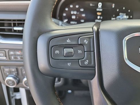 Used 2024 GMC Yukon XL AT4 w/ AT4 Premium Plus Package AWD/4WD image 35