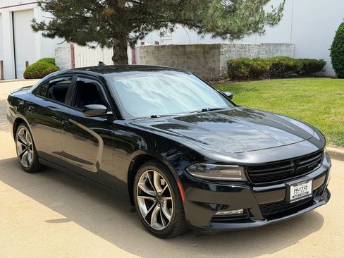 Used 2015 Dodge Charger R/T w/ Wheels & Tunes Group RWD image 3