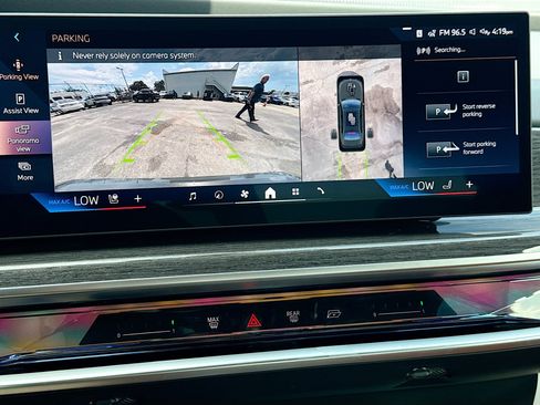 New 2026 BMW 750e xDrive AWD/4WD image 33