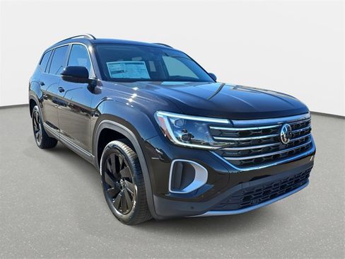 New 2026 Volkswagen Atlas SE image 3