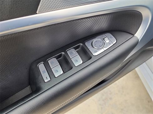 Used 2023 Genesis G70 3.3T image 10