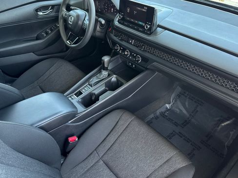 Certified 2025 Honda Accord LX image 32