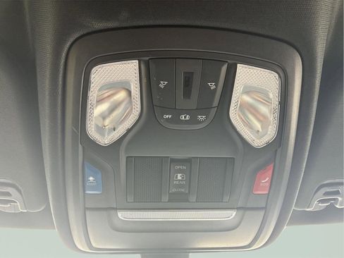Used 2022 RAM 1500 Big Horn AWD/4WD image 29