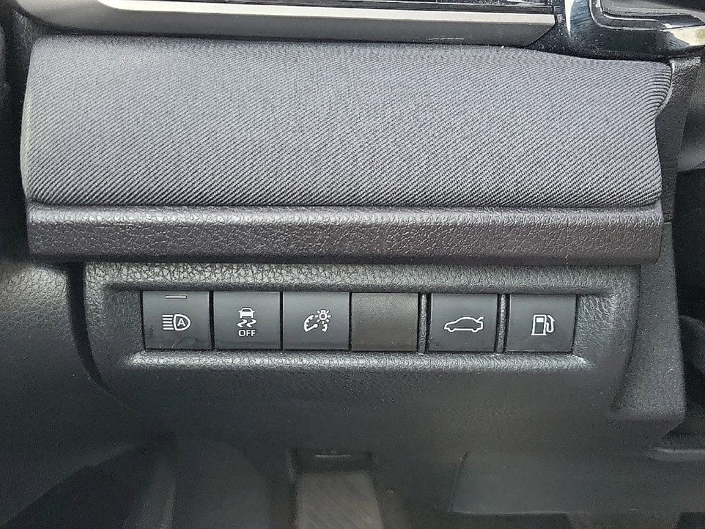 Used 2025 Toyota Camry LE FWD image 15