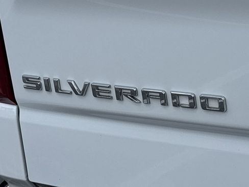 Used 2024 Chevrolet Silverado 1500 Custom image 8