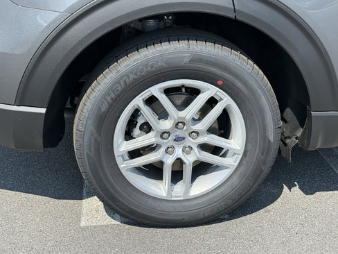 New 2026 Ford Explorer Active RWD image 7