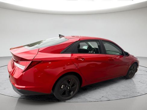 Used 2021 Hyundai Elantra SEL FWD image 5