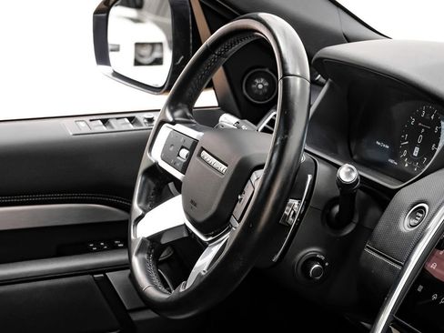 Used 2022 Land Rover Discovery S R-Dynamic image 13