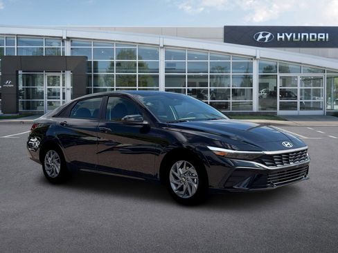 New 2026 Hyundai Elantra Blue image 10