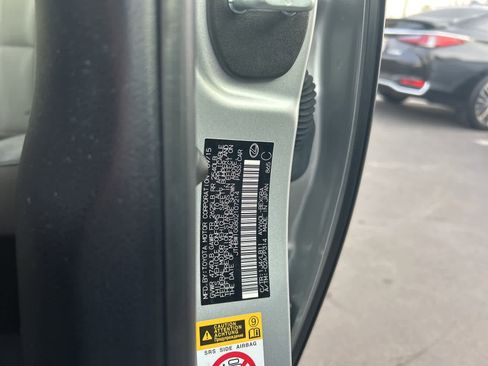 Used 2016 Lexus ES 300h image 45