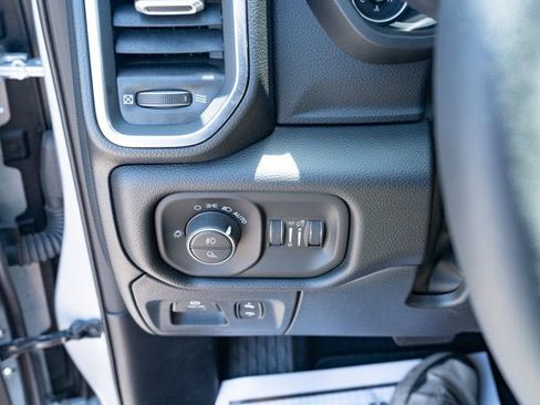 Used 2026 RAM 1500 Laramie AWD/4WD image 27