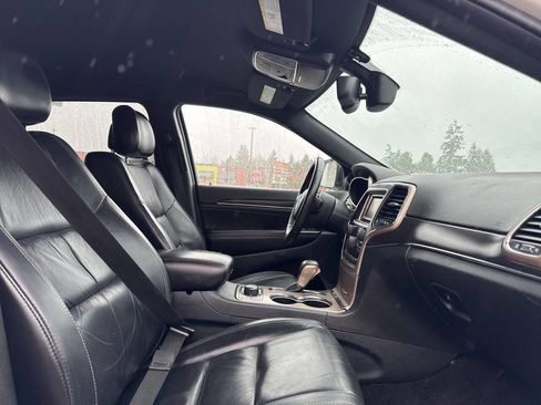 Used 2016 Jeep Grand Cherokee Limited AWD/4WD image 9