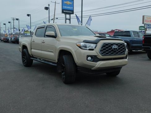 Used 2020 Toyota Tacoma 4x4 Double Cab image 4