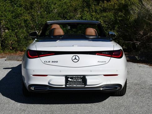 Used 2024 Mercedes-Benz CLE 300 4MATIC Cabriolet image 38