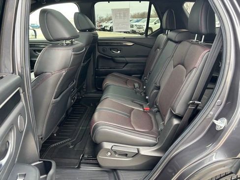Used 2025 Honda Pilot Black Edition image 22