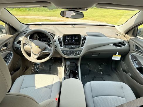 Used 2024 Chevrolet Malibu LS image 29