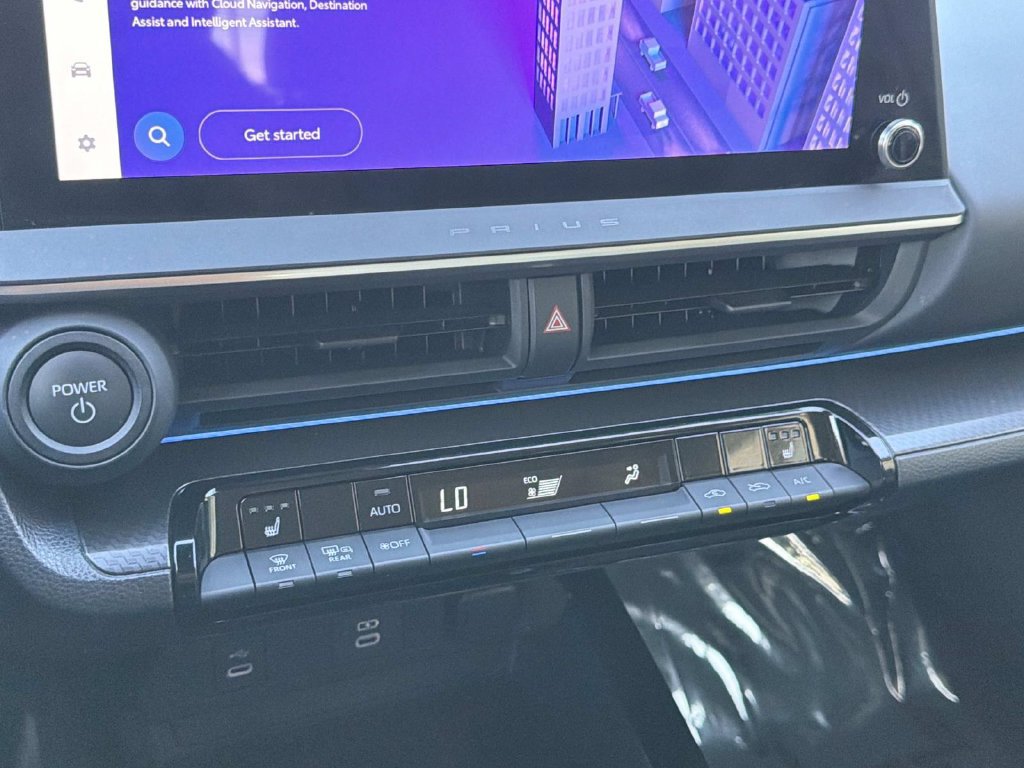 Used 2025 Toyota Prius FWD image 21