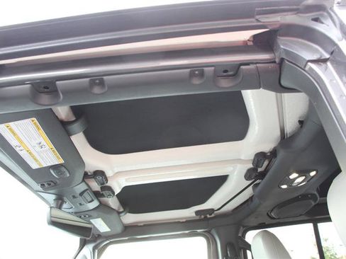 Used 2021 Jeep Gladiator Mojave image 32